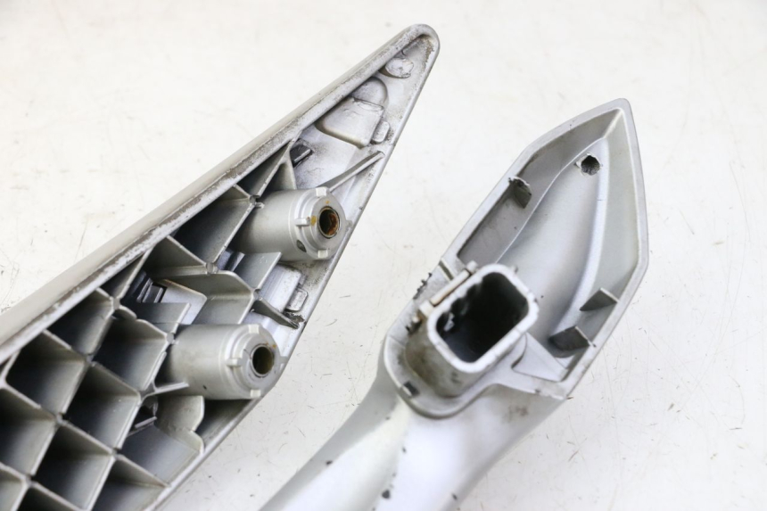 photo de MANILLAR TRASERO PEUGEOT SATELIS 125 (2006 - 2009)