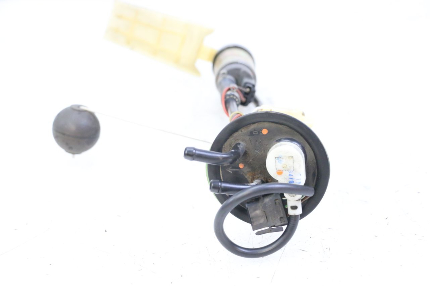photo de BOMBA GASOLINA BMW C1 125 (2000 - 2003)