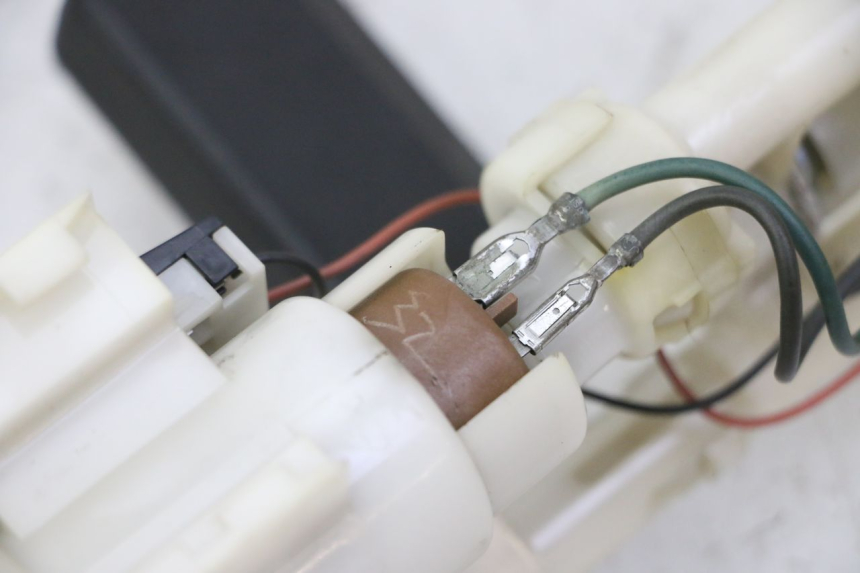 photo de BOMBA DE COMBUSTIBLE SUZUKI BURGMAN 125 (2007 - 2014)