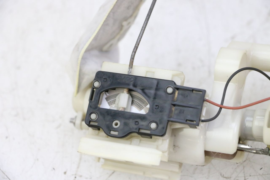 photo de BOMBA DE COMBUSTIBLE SUZUKI BURGMAN 125 (2007 - 2014)