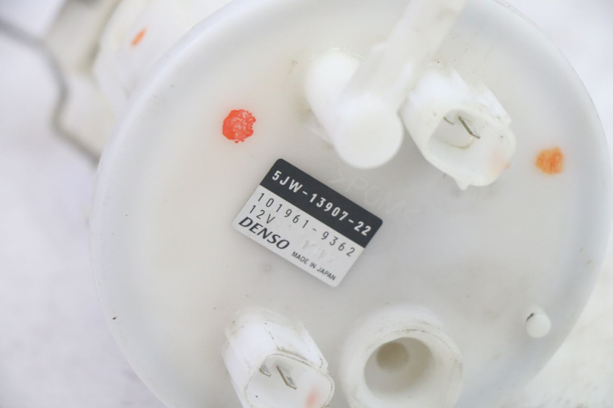 photo de BOMBA DE COMBUSTIBLE YAMAHA FJR ABS 1300 (2006 - 2012) - Primer plano técnico