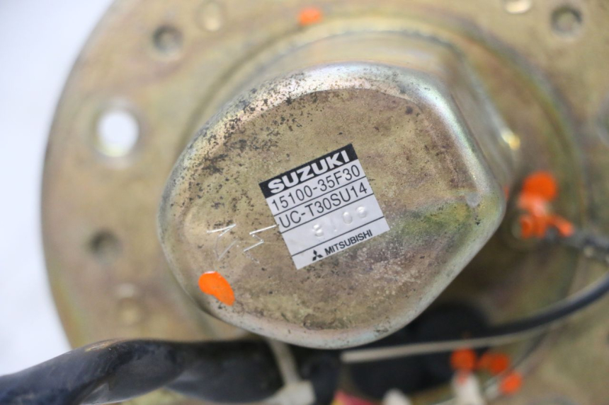 photo de BOMBA GASOLINA SUZUKI GSXR GSX-R 1000 (2003 - 2004) - Primer plano técnico