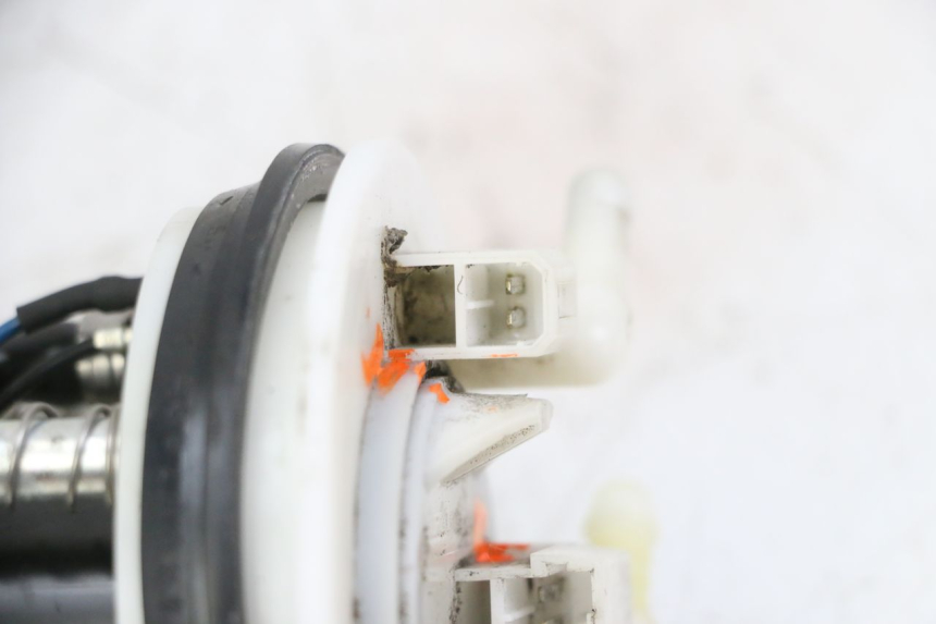 photo de BOMBA GASOLINA PEUGEOT SATELIS 125 (2013 - 2018)
