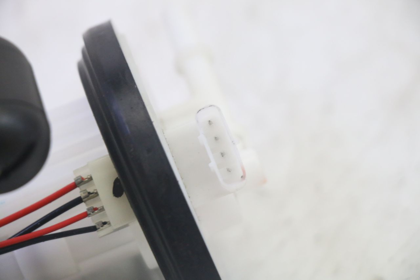 photo de BOMBA GASOLINA JM MOTORS SANTANA EVO 50 (2024 - 2026) - Zoom estado de uso