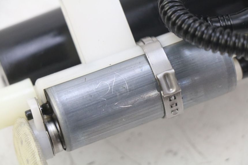 photo de BOMBA GASOLINA PEUGEOT SATELIS COMPRESSOR K15 125 (2006 - 2009)