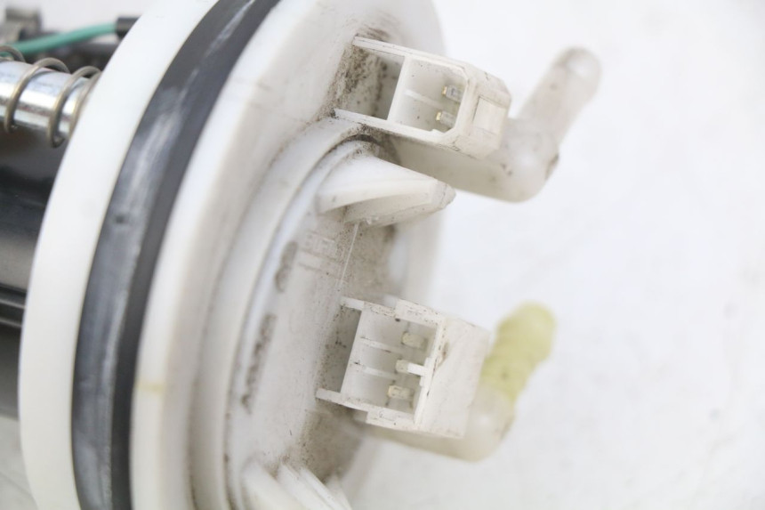 photo de BOMBA GASOLINA PEUGEOT SATELIS COMPRESSOR K15 125 (2006 - 2009)