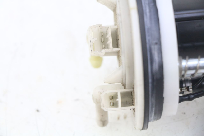 photo de BOMBA GASOLINA PEUGEOT SATELIS COMPRESSOR K15 125 (2006 - 2009)