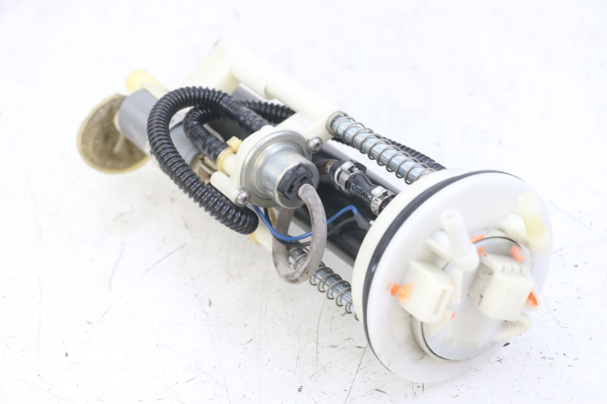 photo de BOMBA GASOLINA PEUGEOT SATELIS COMPRESSOR K15 125 (2006 - 2009)
