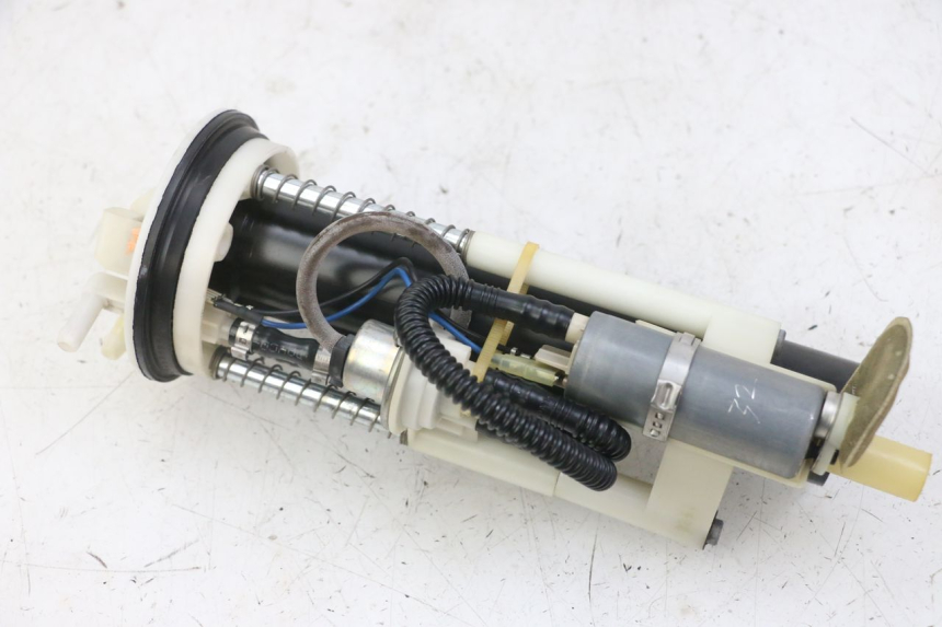 photo de BOMBA GASOLINA PEUGEOT SATELIS COMPRESSOR K15 125 (2006 - 2009)