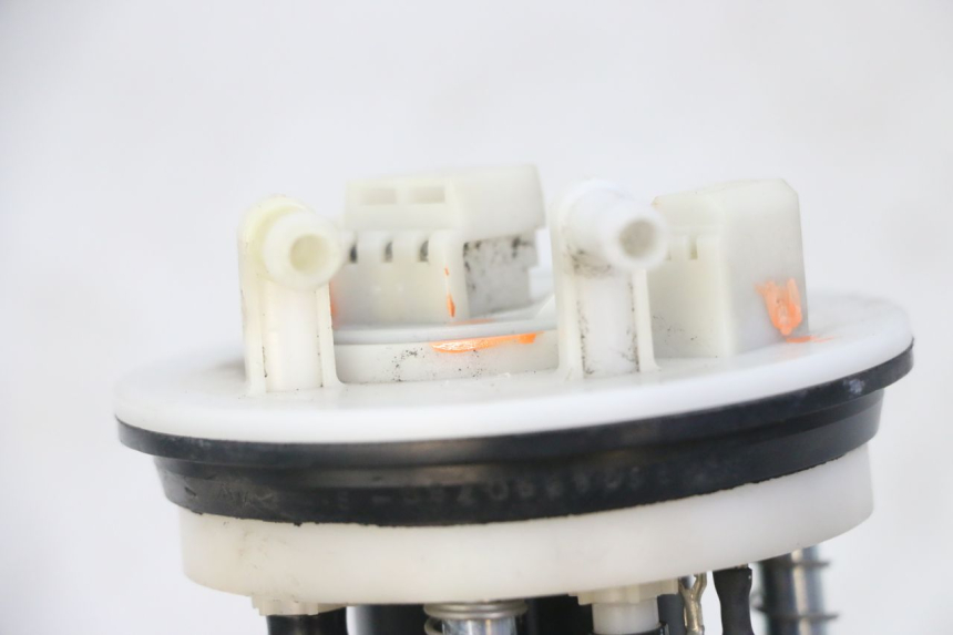 photo de BOMBA GASOLINA PEUGEOT SATELIS COMPRESSOR K15 125 (2006 - 2009)
