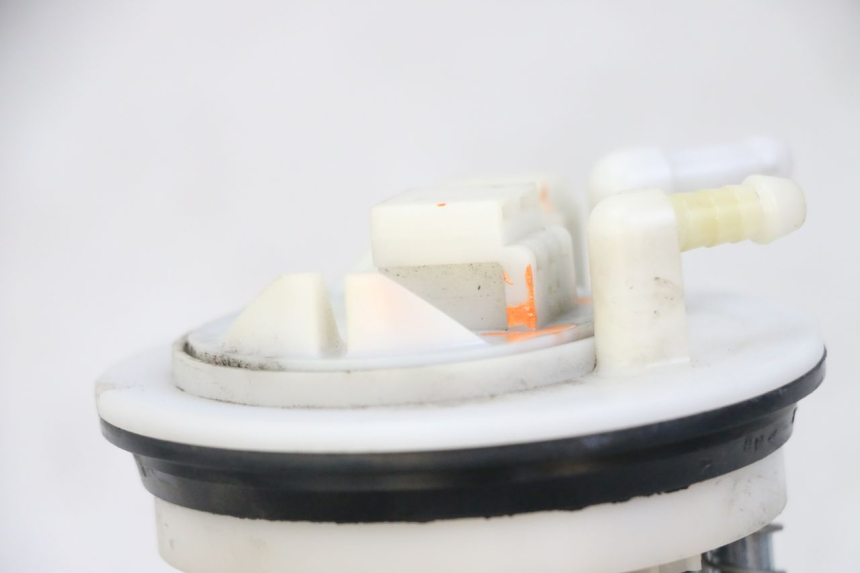 photo de BOMBA GASOLINA PEUGEOT SATELIS COMPRESSOR K15 125 (2006 - 2009)