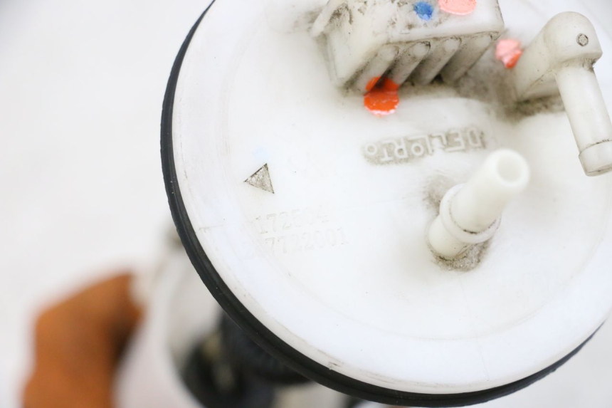 photo de BOMBA GASOLINA PEUGEOT SATELIS 125 (2013 - 2018) - Primer plano técnico