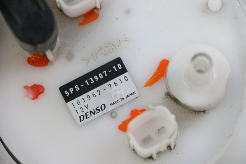 photo de BOMBA GASOLINA YAMAHA TDM ABS 900 (2002 - 2014) - Detalles de los puntos de fijación