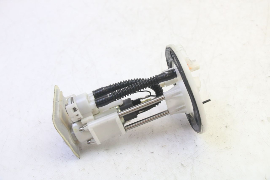 photo de BOMBA GASOLINA PEUGEOT TWEET PRO EFI 4T 50 (2021 - 2022)