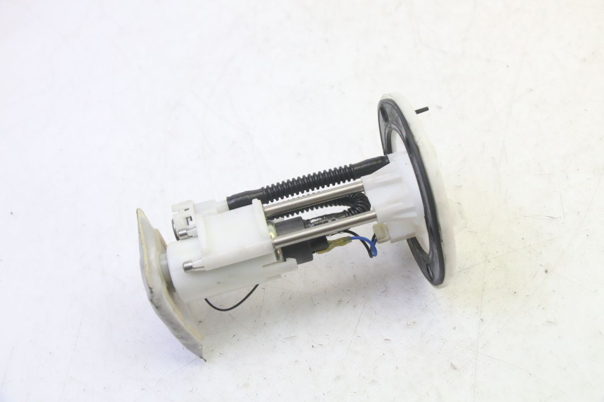 photo de BOMBA GASOLINA PEUGEOT TWEET PRO EFI 4T 50 (2021 - 2022)