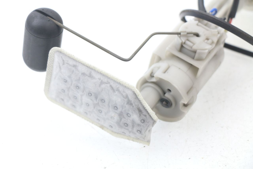 photo de BOMBA GASOLINA YAMAHA XMAX X-MAX ABS 125 (2014 - 2016) - Otra perspectiva