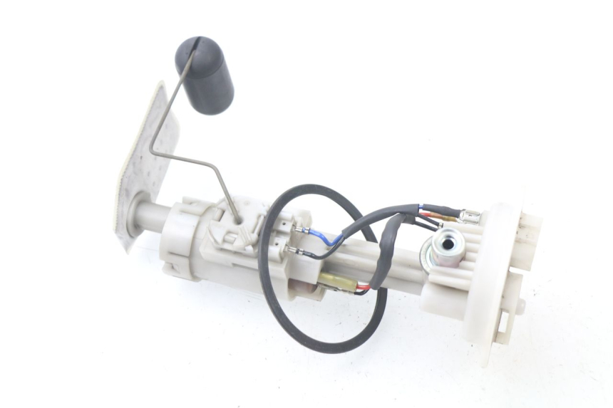 photo de BOMBA GASOLINA YAMAHA XMAX X-MAX ABS 125 (2014 - 2016) - Primer plano técnico