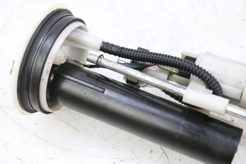 photo de BOMBA DE COMBUSTIBLE YAMAHA XMAX X-MAX 125 (2006 - 2009) - Zoom estado de uso