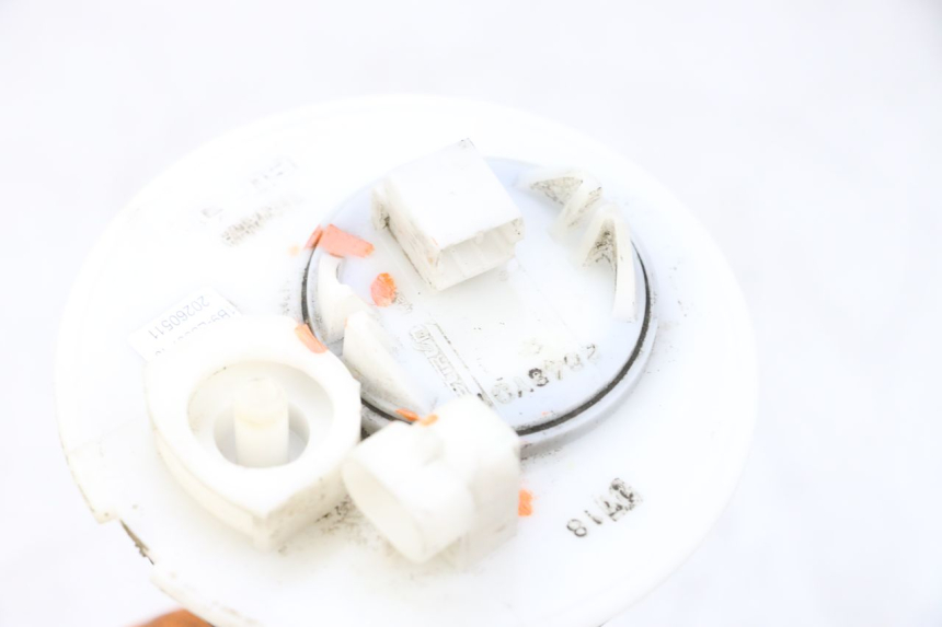 photo de BOMBA DE COMBUSTIBLE YAMAHA XMAX X-MAX 125 (2006 - 2009) - Primer plano técnico