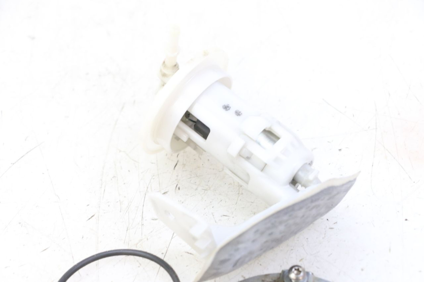 photo de BOMBA DE COMBUSTIBLE PIAGGIO ZIP 4T 50 (2018 - 2020) - Estado de la superficie y material