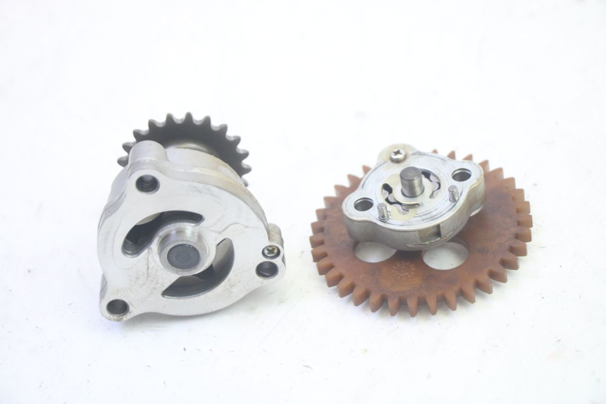 photo de BOMBA ACEITE SUZUKI BURGMAN EXECUTIVE ABS 650 (2006 - 2012) - Zoom estado de uso