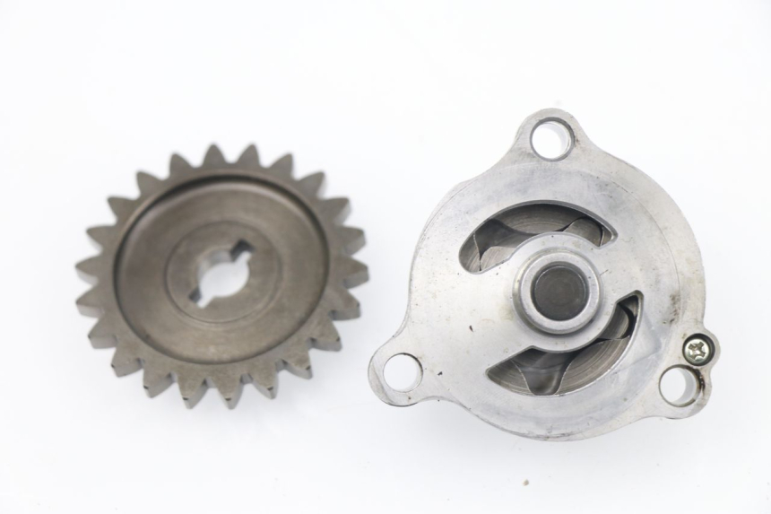 photo de BOMBA ACEITE SUZUKI DR DJEBEL 600 (1985 - 1990)
