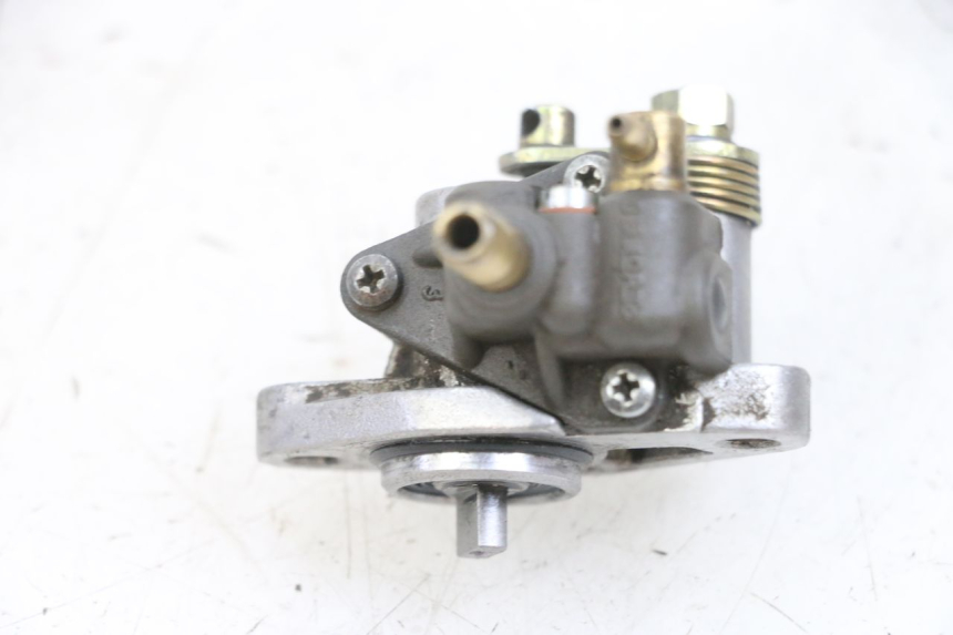 photo de BOMBA ACEITE YAMAHA TZR 50 (2008 - 2016) - Primer plano técnico