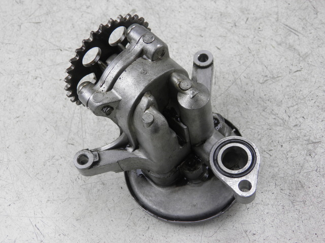 photo de BOMBA ACEITE YAMAHA XJ F 900 (1983 - 1994)