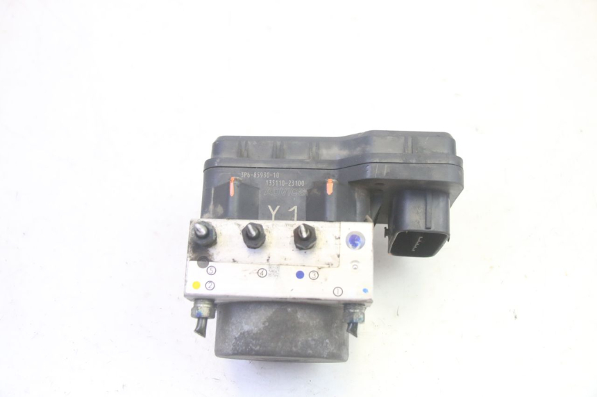 photo de BOMBA ABS YAMAHA FJR ABS 1300 (2006 - 2012) - Detalles de los puntos de fijación