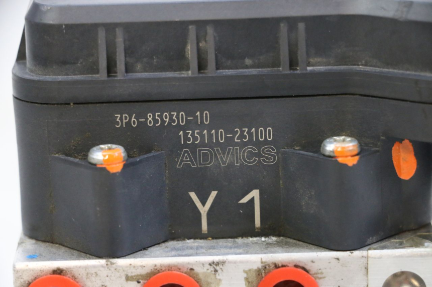 photo de BOMBA ABS YAMAHA FJR ABS 1300 (2006 - 2012) - Otra perspectiva