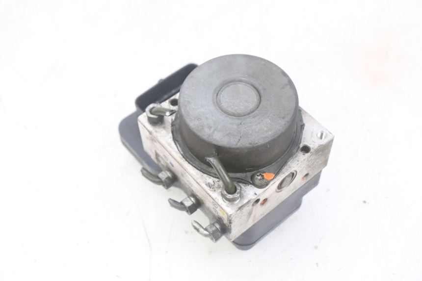 photo de BOMBA ABS YAMAHA FJR ABS 1300 (2006 - 2012) - Detalles de los puntos de fijación