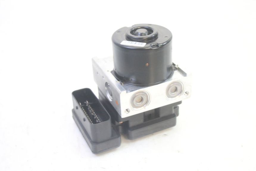 photo de BOMBA ABS PIAGGIO MP3 500 (2016 - 2018) - Detalles de los puntos de fijación