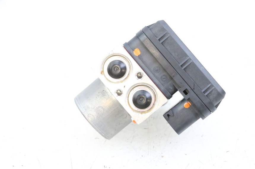 photo de BOMBA ABS YAMAHA MT-07 MT07 ABS 700 (2018 - 2020) - Primer plano técnico