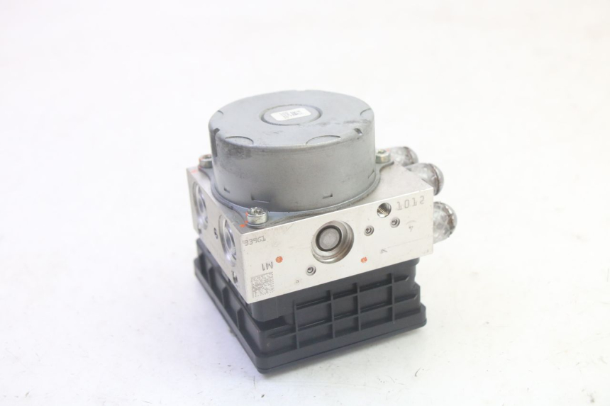 photo de BOMBA ABS BMW R GS 1250 (2021 - 2024) - Primer plano técnico