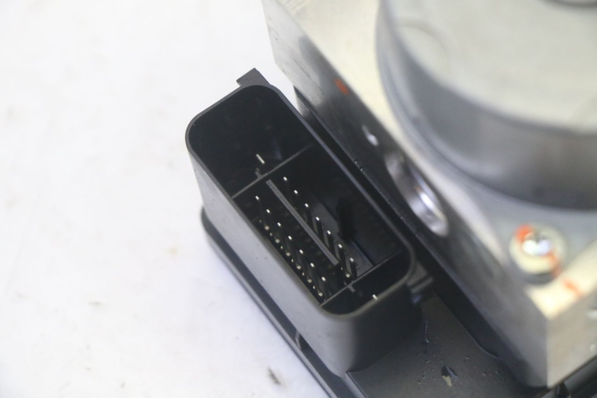 photo de BOMBA ABS BMW R GS 1250 (2021 - 2024) - Detalles de los puntos de fijación