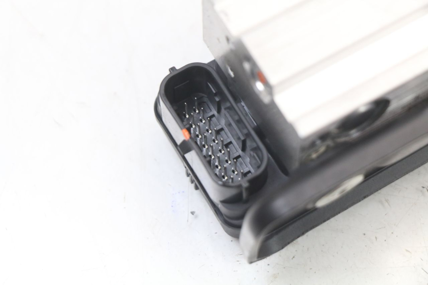 photo de BOMBA ABS ROYAL ENFIELD SCRAM 411 (2022 - 2024)