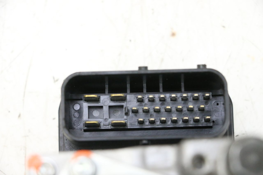 photo de BOMBA ABS PEUGEOT SATELIS 125 (2013 - 2018) - Zoom estado de uso