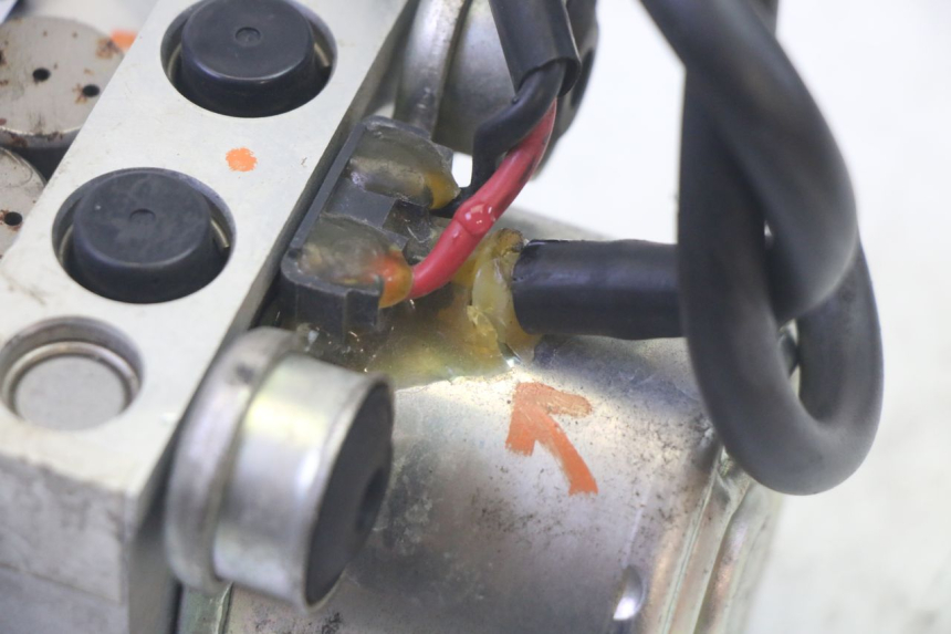 photo de BOMBA ABS YAMAHA TDM ABS 900 (2002 - 2014) - Recambio usado revisado