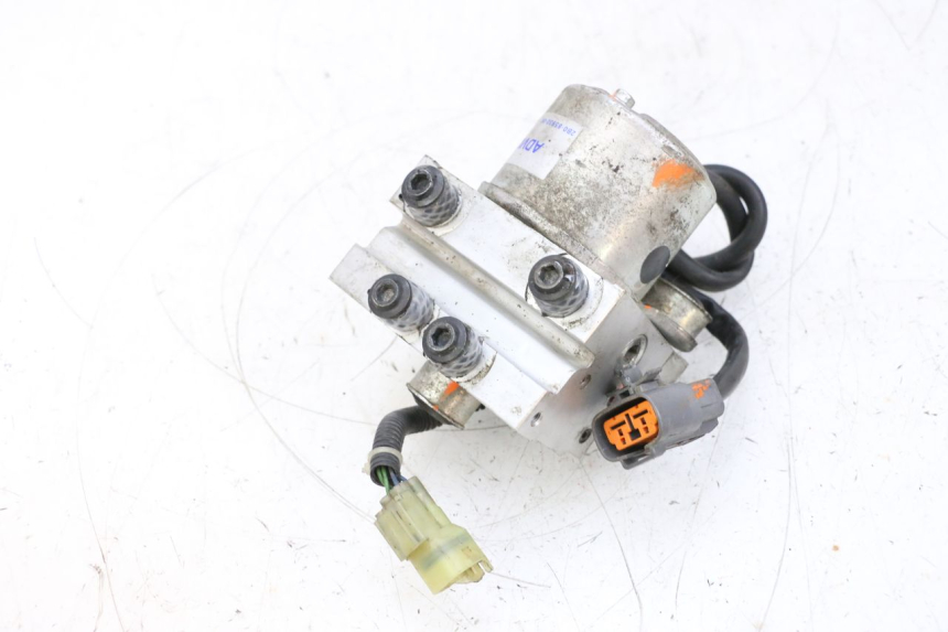 photo de BOMBA ABS YAMAHA TDM ABS 900 (2002 - 2014) - Detalle de la pieza