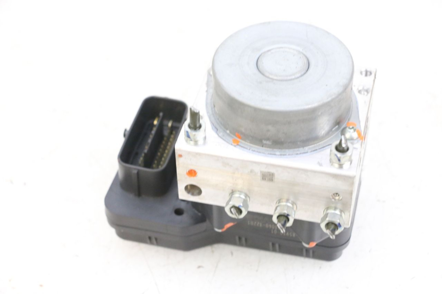 photo de BOMBA ABS YAMAHA TRICITY 300 (2020 - 2024) - Primer plano técnico