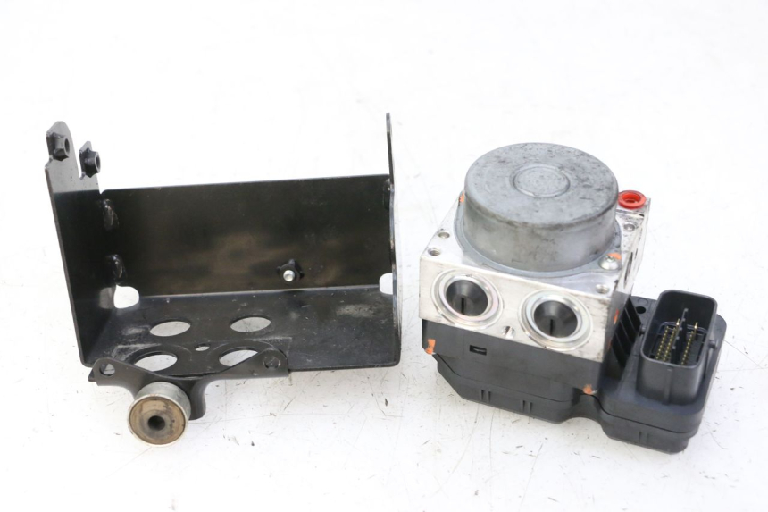 photo de BOMBA ABS YAMAHA XJ6 ABS 600 (2008 - 2016)
