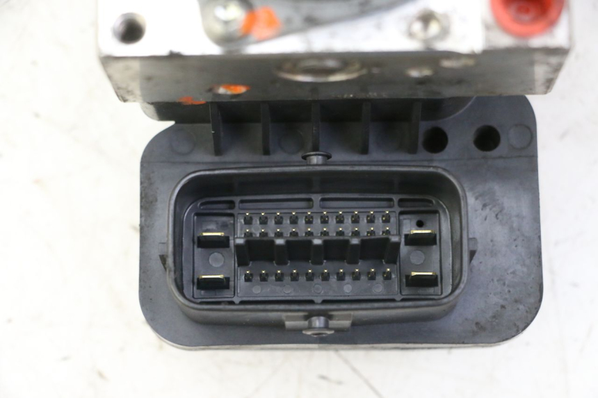photo de BOMBA ABS YAMAHA XJ6 ABS 600 (2008 - 2016)