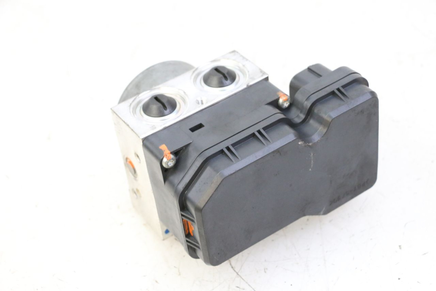 photo de BOMBA ABS YAMAHA XJ6 ABS 600 (2008 - 2016)