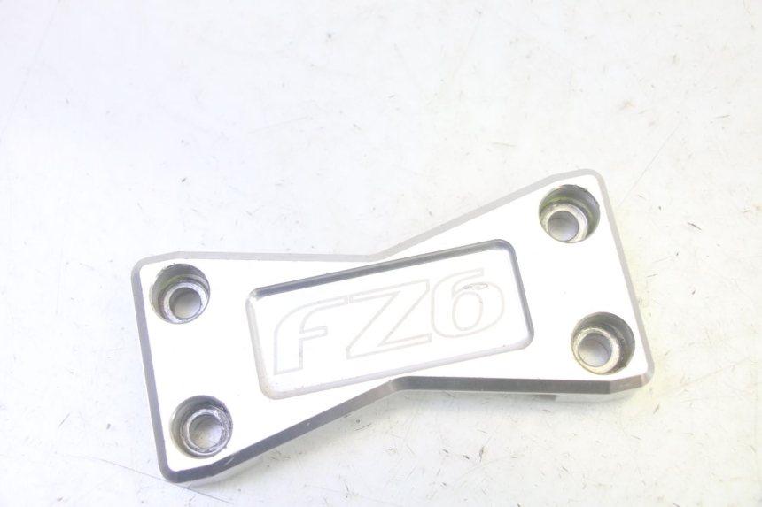 photo de PUENTE DE MANILLAR YAMAHA FZ6 N FAZER 600 (2004 - 2006)