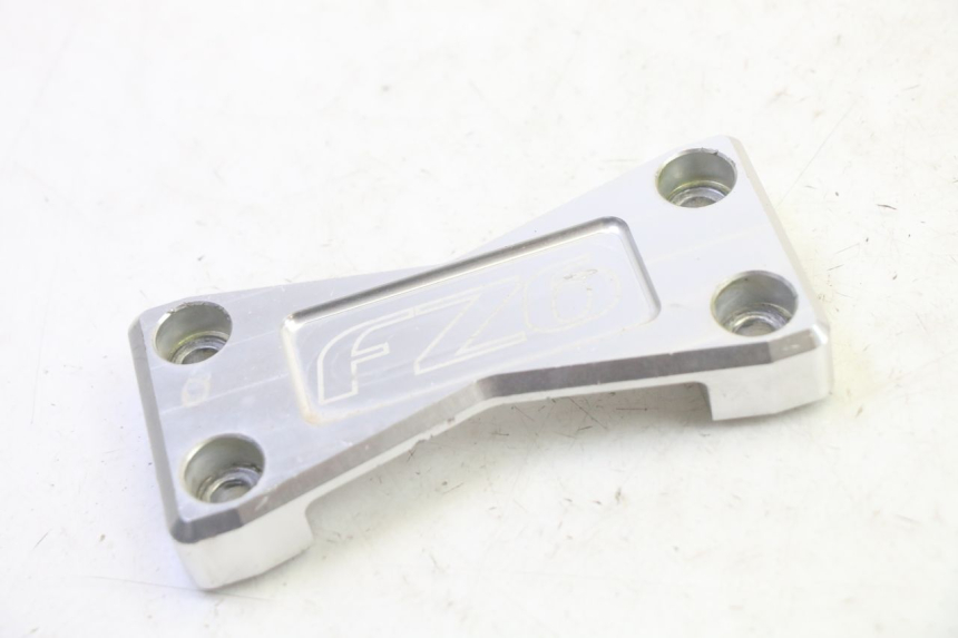 photo de PUENTE DE MANILLAR YAMAHA FZ6 N FAZER 600 (2004 - 2006)
