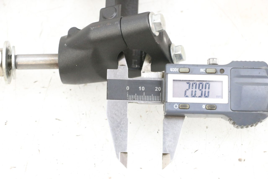 photo de TORRETAS MANILLAR YAMAHA MT-07 MT07 ABS 700 (2018 - 2020) - Detalle de la pieza