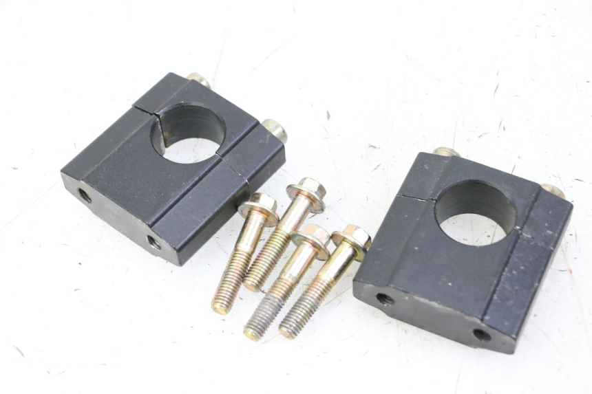 photo de SOPORTE DE MANILLAR APOLLO RFZ 125