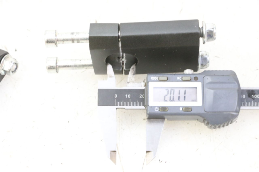 photo de SOPORTE DE MANILLAR APOLLO RFZ 125
