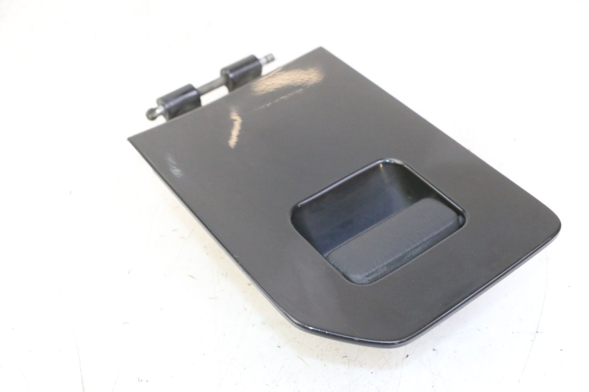 photo de PUERTA GUANTERA HONDA FES S-WING SWING ABS 125 (2007 - 2015)