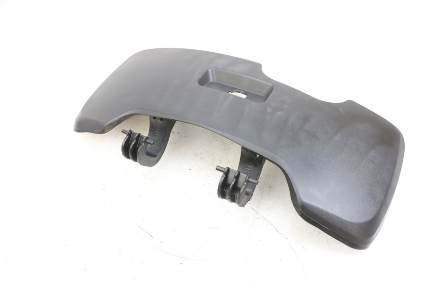 photo de PUERTA GUANTERA SYM GTS EVO 125 (2009 - 2013) - Otra perspectiva